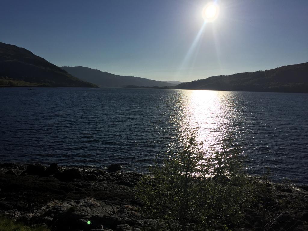 Corran Bunkhouse Hotel Exterior foto View of the lake
