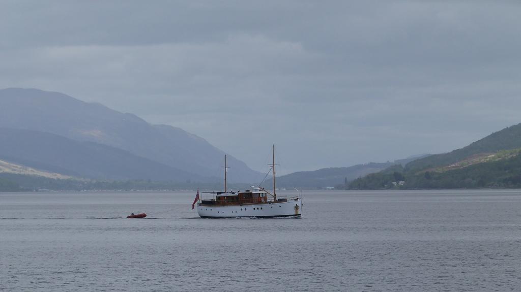 Corran Bunkhouse Hotel Exterior foto The MV Maid of the Loch on Loch Lomond